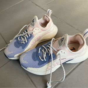 New Rebook sneakers size 7